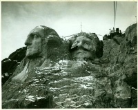 Mount_Rushmore construction 16.jpg